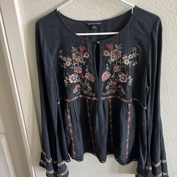 American Eagle  floral top - Picture 4 of 6